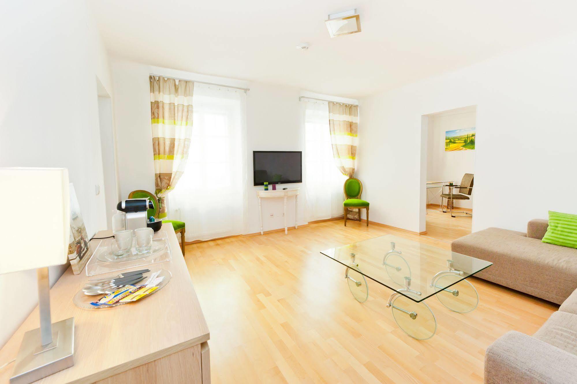 VOX Design Hotel Wenen Buitenkant foto
